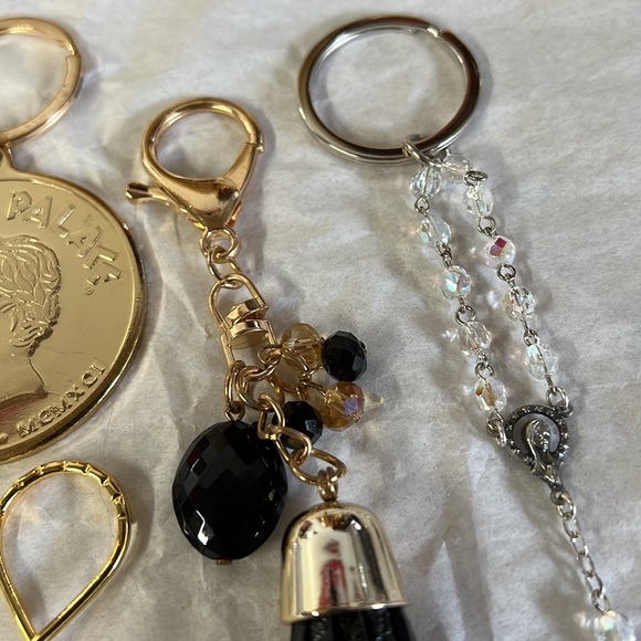 Keychain Lots - Picture 5 of 7